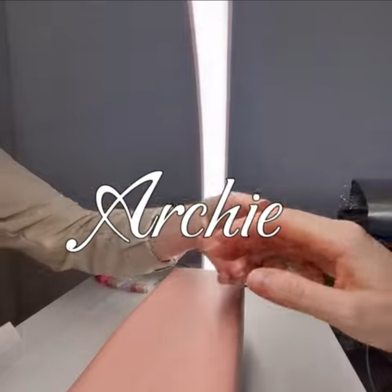 Asztali lámpa ARCHIE RL04